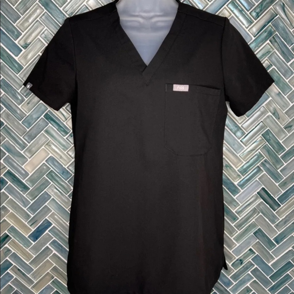 Figs scrub top